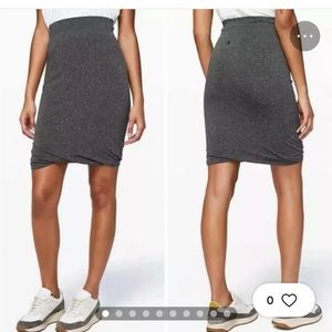 Lululemon Athletica Heathered Gray Boulevard Bliss athletic skirt 🖤